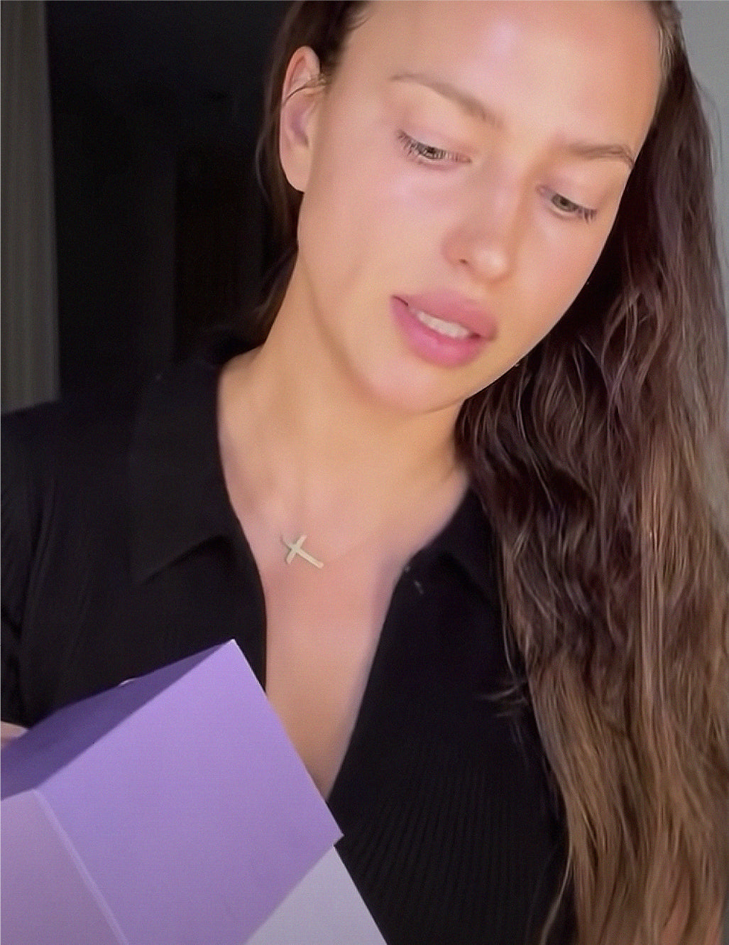 WATCH : Le collagène indispensable d'Irina Shayk pour une peau ferme et jeune.